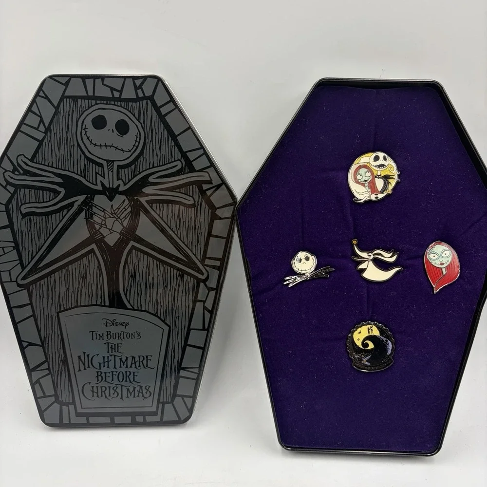 Disney The Nightmare Before Christmas Enamel 5 Pin Gift Set Coffin Tin Halloween